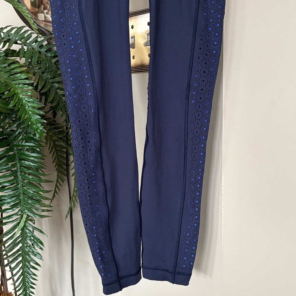 Lululemon Color Me Quick 7/8 Tights 25" Navy Blue Laser Cut High Rise Leggings - Picture 7 of 16